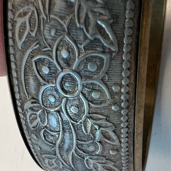Vintage Metal Engraved Floral Wide Bangle Bracelet Flower Design Art Deco - Picture 5 of 12